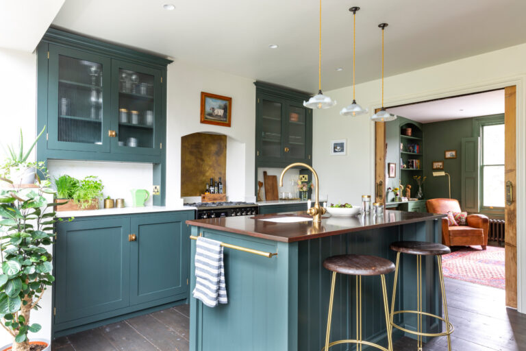 How a Coloured Worktop Can Transform a Kitchen