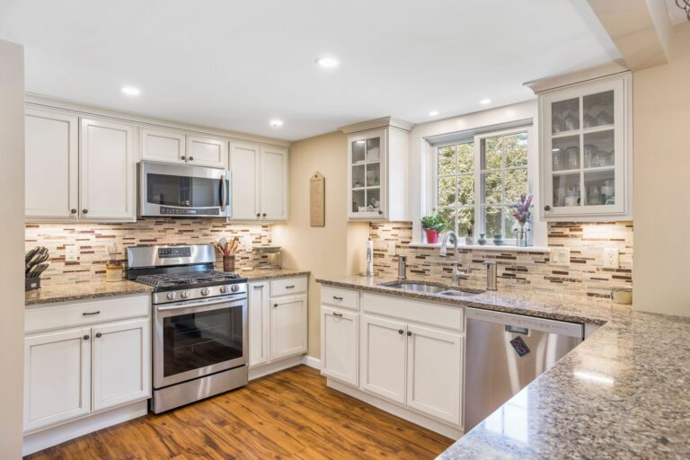 How Do Wooden Cabinets Transform Kitchens into Extraordinary Spaces in Frisco, Texas?